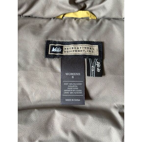 REI Puffer Vest Womens S Yellow Gold Quilted Goosedown Gorpcore - Picture 3 of 8